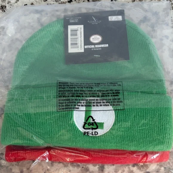 Super Mario 2 Pack Knit Beanies Mario & Luigi - Picture 2 of 2